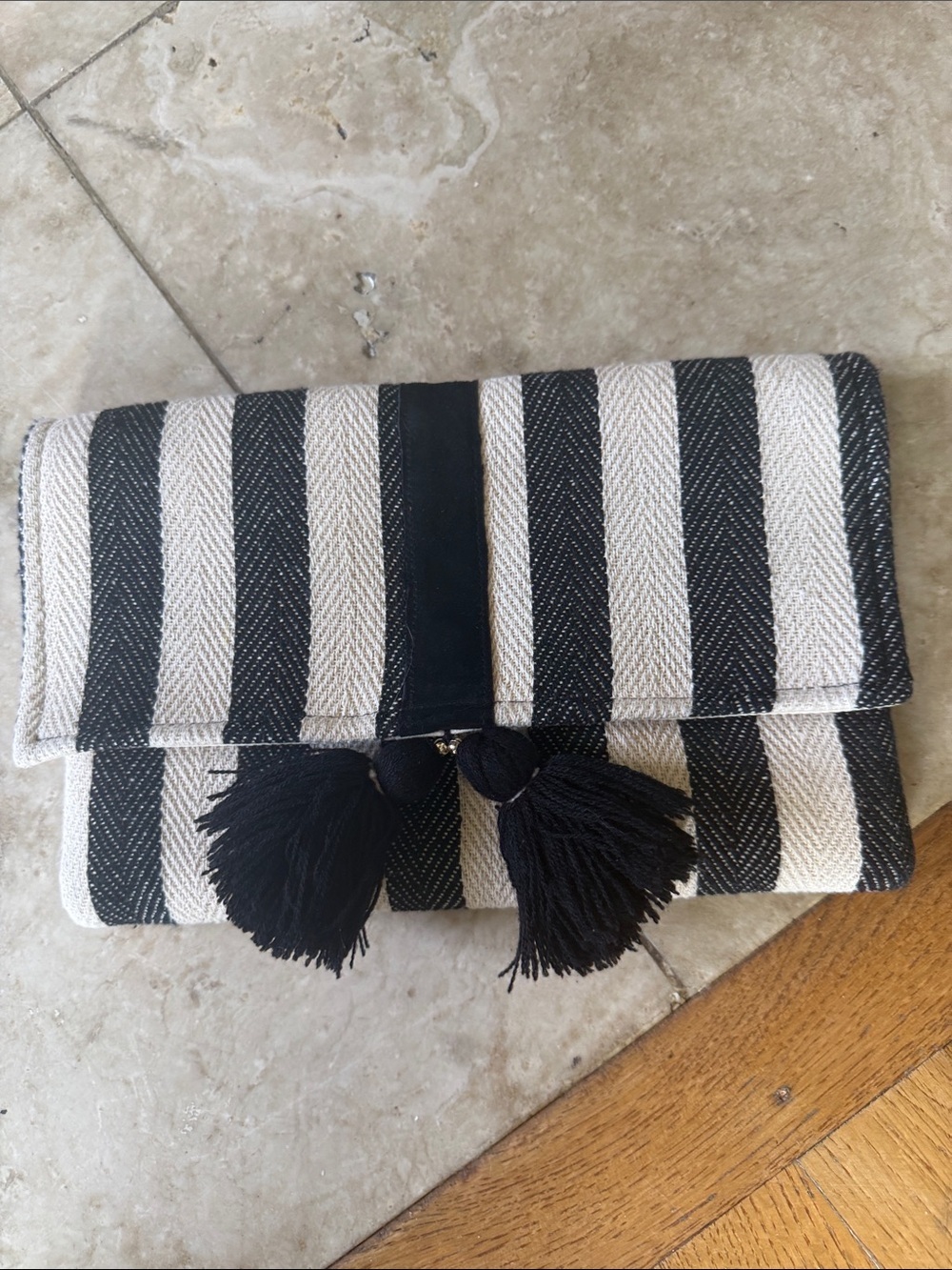 Woven envelope clutch ladies bag, NWOT black and cream with tassels - Picture 8 of 9